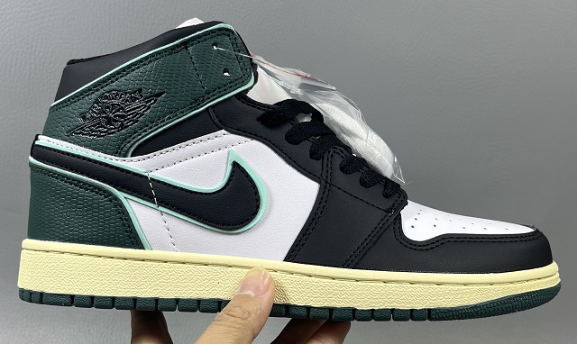 Women Jordan Shoes 1 Grade AAA Oxidized Green - Click Image to Close